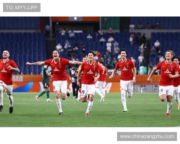 浦和红钻球迷因近期战绩不佳中场长时间停赛 默默表达不满